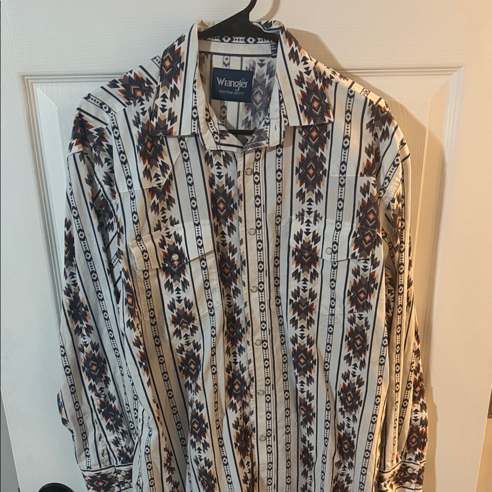 Wrangler Men's Geometric Pattern Shirt - Cream and Black